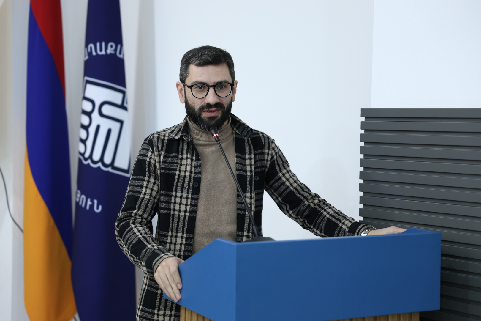 image-slide