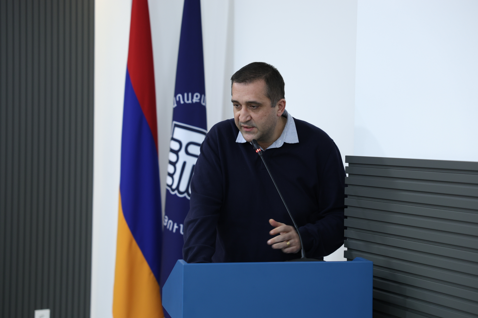 image-slide