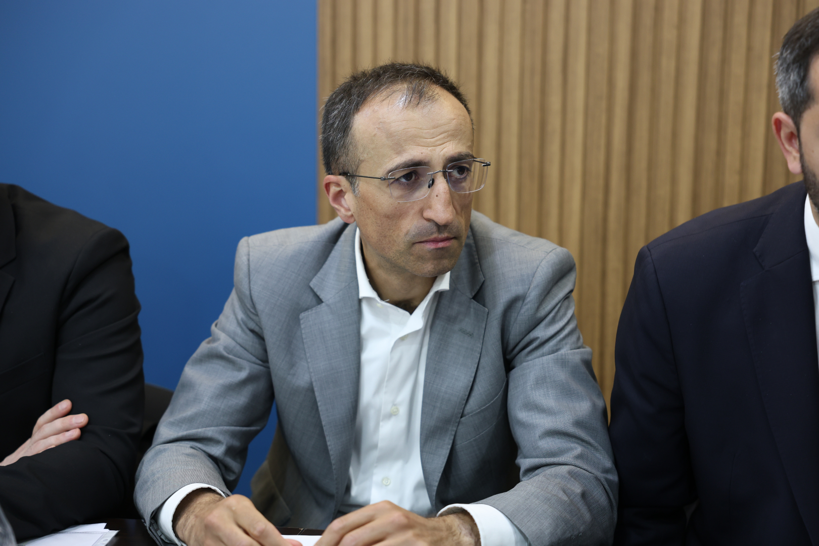 image-slide