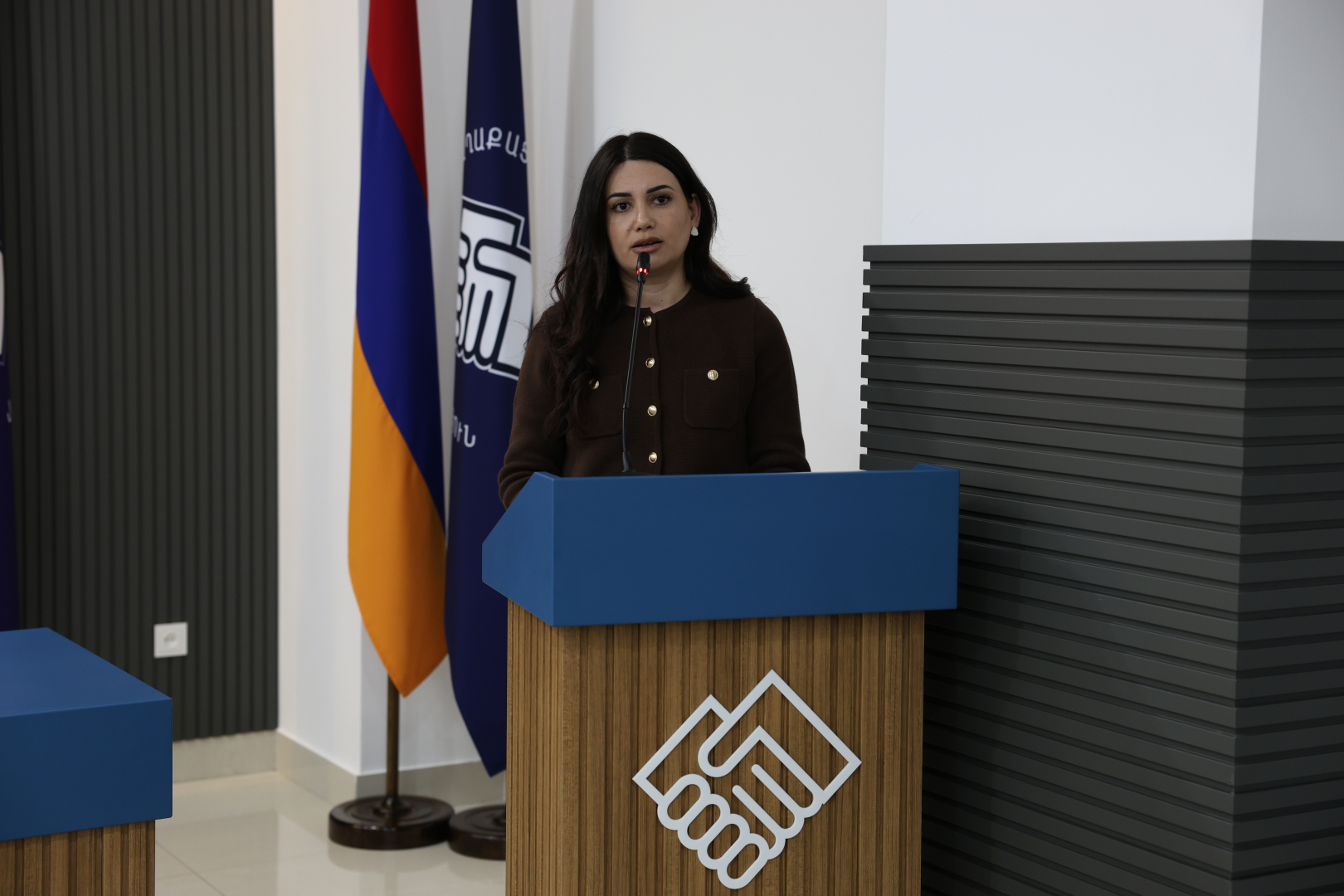 image-slide