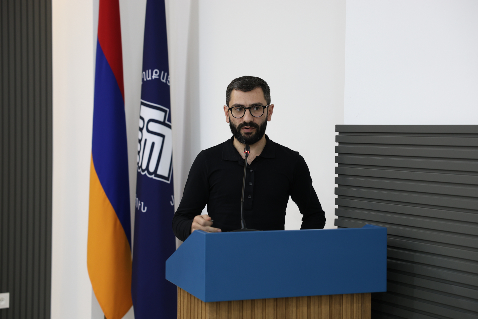 image-slide