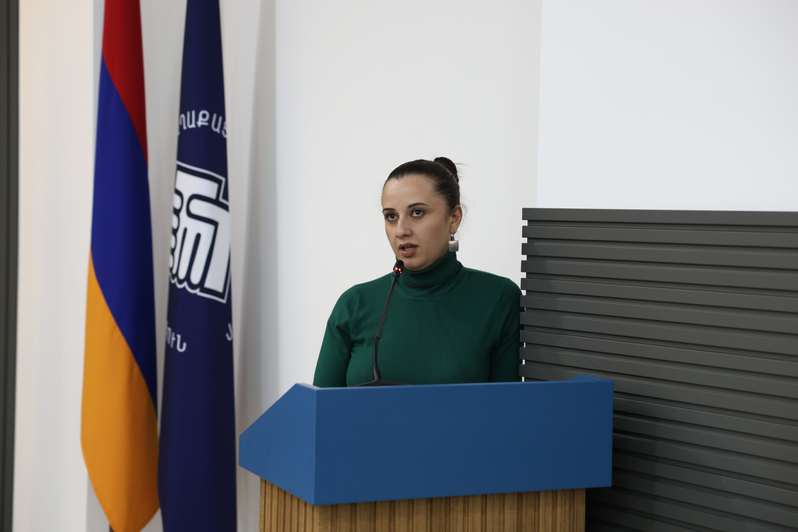 image-slide