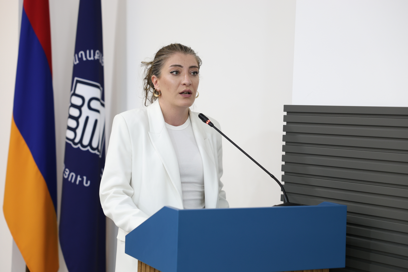 image-slide