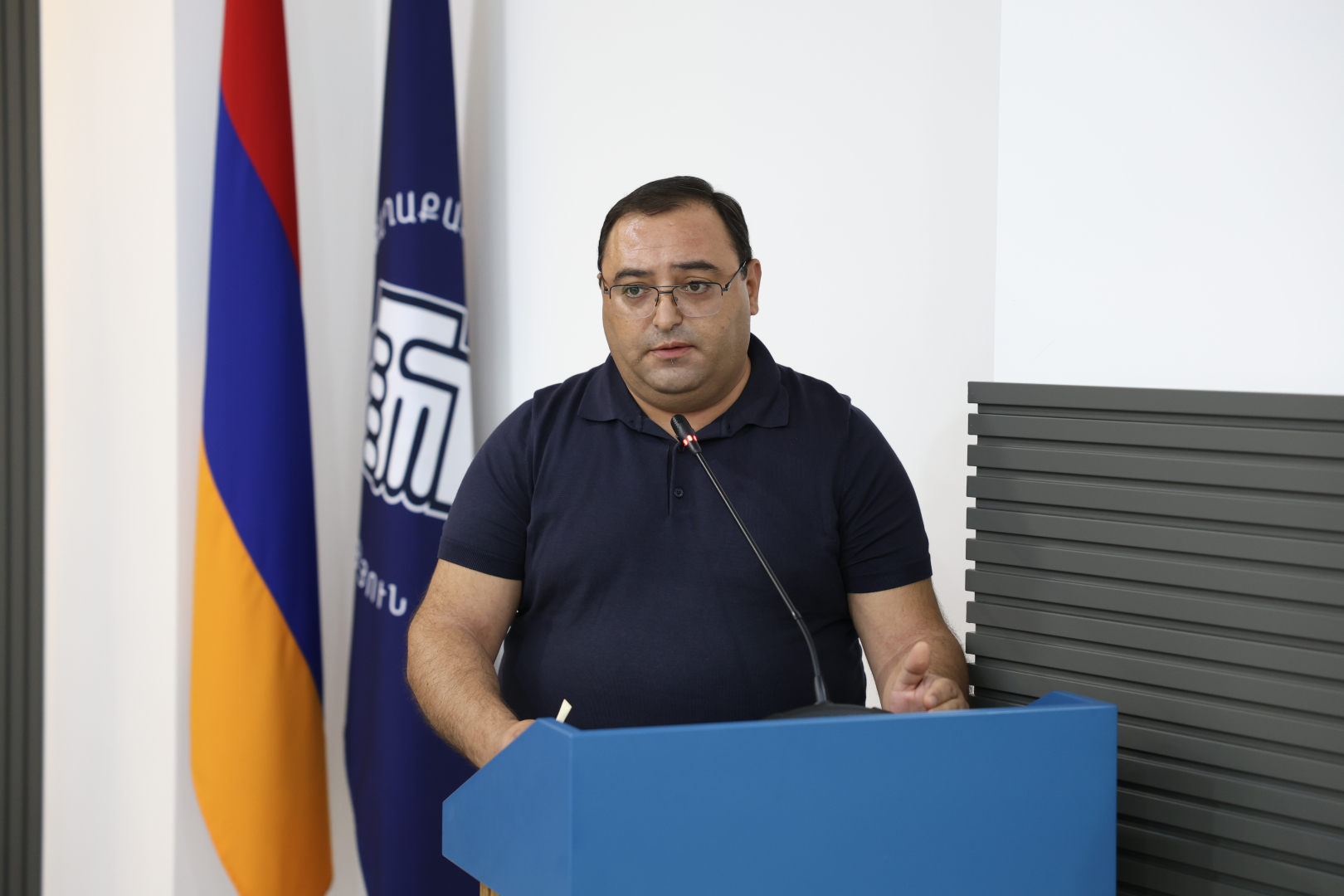 image-slide