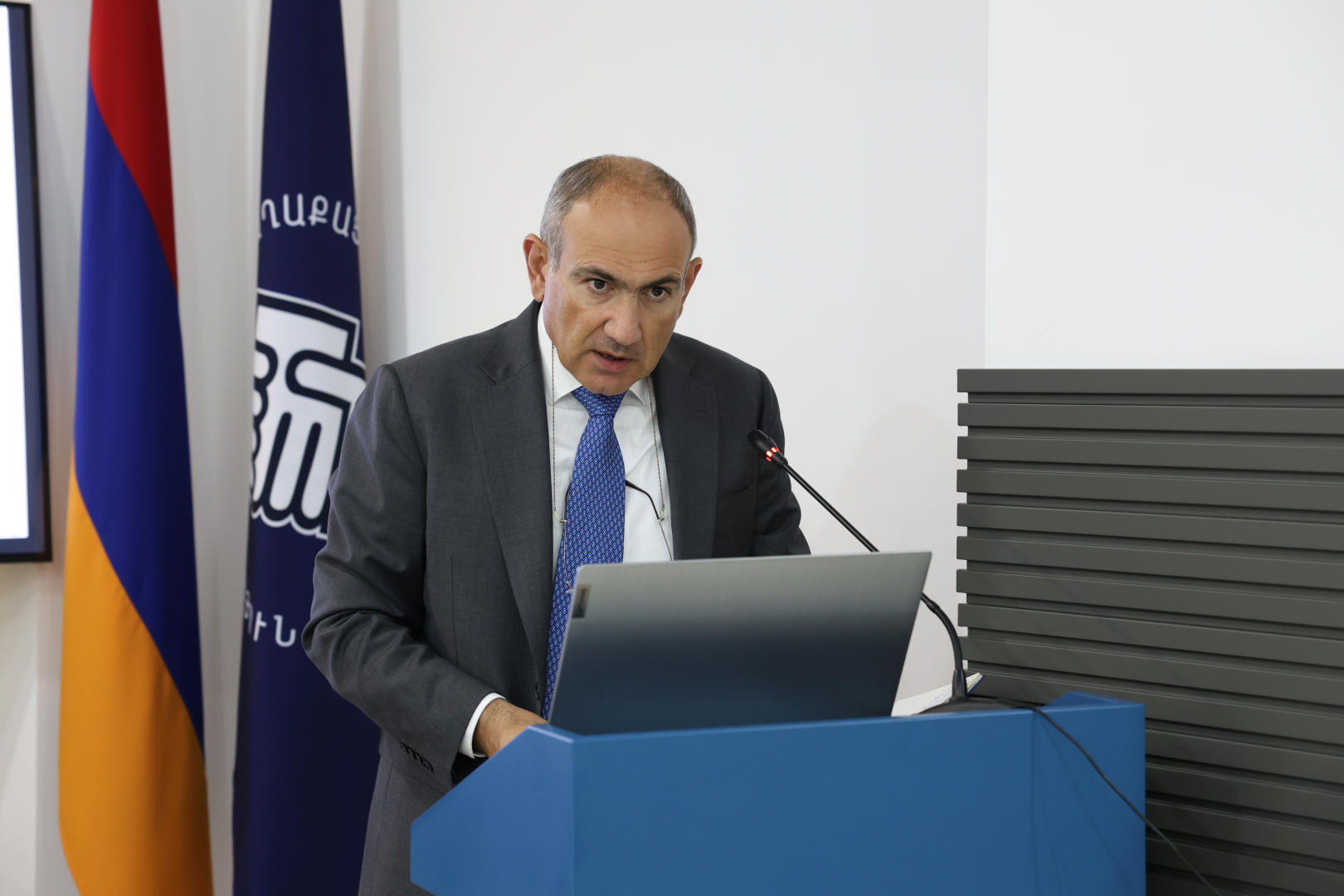 image-slide